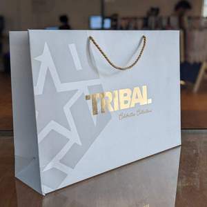 ถุงกระดาษลายดอกไม้รีไซเคิลถุงของขวัญเสื้อผ้าถุงของชำร่วยไฮเอนด์ผู้จำหน่ายบรรจุภัณฑ์บูติกระดับพรีเมียม - Product Image 6