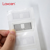 Fournisseurs d'étiquettes RFID Monza 830, 42 x 16 mm, étiquette adhésive UHF pour la vente au détail, lecture longue portée 860-960 MHz, autocollante