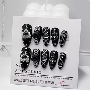 Tokyo แผ่นติดเล็บลายการ์ตูนสำหรับสาวอวบเกราะสีดำตกแต่งเล็บปลอมแบบเสร็จ - Product Image 1