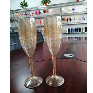 Flûtes à champagne en plastique effet verre, 6 oz, avec paillettes dorées, pour mariage - Product Image 2