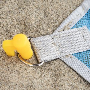 Toalla de playa grande impermeable y resistente a la arena de 150x200 cm con 4 pinzas a prueba de viento para uso en camping al aire libre. - Product Image 3