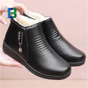 Mode femmes garder au chaud chaussures d'hiver confortables hiver <span class=keywords><strong>neige</strong></span> courte fourrure PU cuir <span class=keywords><strong>bottes</strong></span> <span class=keywords><strong>de</strong></span> <span class=keywords><strong>neige</strong></span> pour les femmes - Product Image 1