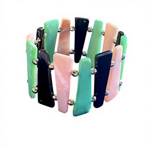 Nouveau Bracelet Vintage en Résine Acrylique Coloré et Perles en Laiton Fait Main Tendance Coquillage Résine Jonc Unisexe Bijoux de Mode pour Femme - Product Image 1