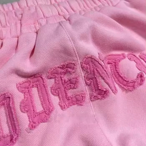 Conjunto Deportivo Personalizado Estilo Streetwear, Sudadera Corta con Cierre y Estampado Bordado Desgastado, Pantalones Deportivos - Product Image 6
