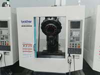 Centro de mecanizado CNC vertical Brother de segunda mano japonés 2024new, sistema de control informático, Centro CNC de perforación y roscado