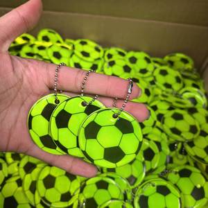 Colgante de PVC reflectante con logotipo de fútbol de 5cm, Gifs promocionales, mochila, bolsa, dijes, cara sonriente, estrella, Reflector, seguridad visible por la noche - Product Image 1