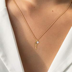 Collier pendentif plume en or 14 carats avec perle, inspiré de la nature, chaîne minimaliste en or, bijoux pour femmes, fournisseur OEM - Product Image 4