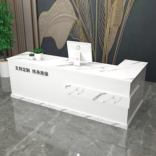 Peinture blanche plus pierre blanche virage à gauche (remarques de virage à droite)