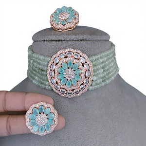 Conjunto de Collar y Pendientes de Perlas CZ con Acabado de Precisión en Latón Icónico, Estilo Premium, Pulido en Oro Rosa, Colección para Fiestas y Bodas - Product Image 2