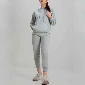 Ensemble de survêtement pour femmes, vêtements de sport, tenue de jogging, vêtements de fitness doux et respirants, survêtement pour femmes à prix raisonnable - Product Image 1