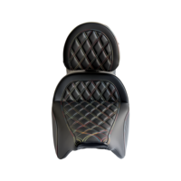 Siège de moto confortable avec surpiqûres arc-en-ciel, coussin double gel intégré et dossier conducteur réglable pour Harley Touring 08-23
