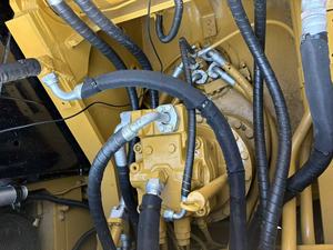 Vente chaude : Excavatrice sur chenilles d'occasion CAT325D2L de 20 tonnes, certifiée CE, moteur et pompe d'origine de haute qualité - Excellent état - Product Image 5