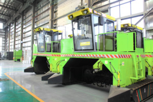 Crawler Windrow <span class=keywords><strong>Compost</strong></span> Turner macchina con motore nucleo componente per fertilizzante organico linea di produzione - Product Image 3