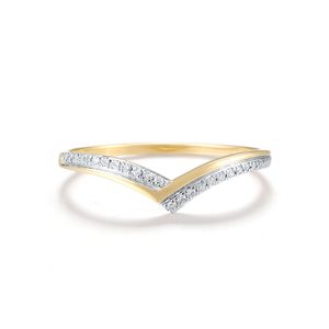 Bague empilable personnalisée en or jaune 10K bicolore, motif chevron en V micro-pavé de diamants, délicate, avec flèche incurvée, pour mariage ou promesse - Product Image 1