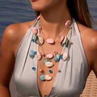 Collier multi-brins en perles de résine marbrée, perles flottantes graduées, chaîne dorée, bijoux de vacances à la plage pour femmes