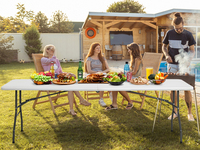 Vente en gros en Amérique d'une table rectangulaire pliante portable en plastique blanc populaire pour le camping en plein air, les banquets, les fêtes et les repas