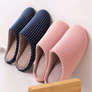 Pantoufles d'hiver japonaises douces et chaudes, chaussures de chambre à coucher, semelle en mousse à mémoire de forme, antidérapantes, rayées, pantoufles d'intérieur unisexes - Product Image 2