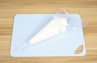 Einweg-Kunststoff-Spritzbeutel in Dreieck-/Trapezform für Creme-Kuchendekoration