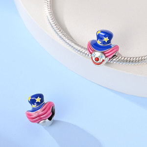 Pendentif Breloque Sorcière Clown en Émail Coloré en Cuivre, Bijou Compatible Bracelet et Collier, Cadeau d'Halloween et de Carnaval pour Femmes et Filles - Product Image 4
