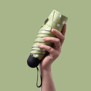 Ombrello tascabile mini ultraleggero con rivestimento in vinile a 6 stecche, protezione UPF 50+, pieghevole in 5 parti, stile moderno, per donna, sole, <span class=keywords><strong>pioggia</strong></span>, viaggi, uso quotidiano, idea regalo. - Product Image 1