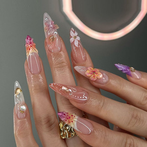 ปลายเล็บรูปดอกไม้3D แบบบีบปลายเล็บสีชมพูนู้ดแบบสวมใส่ได้ข้ามพรมแดน - Product Image 1