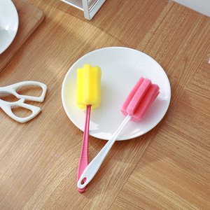 Cepillo para limpiar botellas, cepillo con mango largo y esponja para uso en la cocina, color aleatorio - Product Image 1