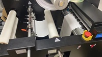Machine d'impression numérique d'étiquettes en rouleau pour l'alimentation, les cosmétiques, le vin, les codes-barres, avec imprimante intégrée, plastifieuse et découpeuse