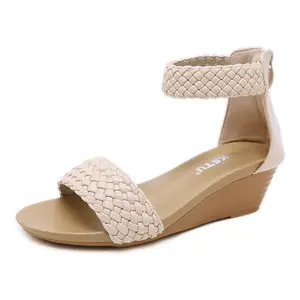 Kadın sandalet kama topuk Peep Toe örgü suni deri konfor sandalet ayakkabı İlkbahar/yaz