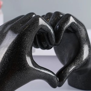 Design moderno amore dito moderno statua con le mani del cuore gesto oro scultura in resina artigianato per la decorazione della casa ornamento - Product Image 6