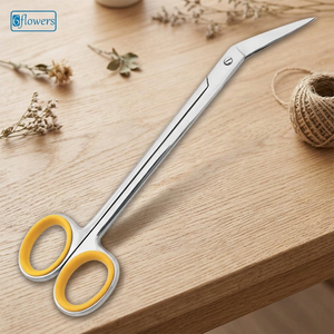 Ciseaux à ongles incurvés à lames angulaires en acier inoxydable pour droitiers, instrument de beauté manuel certifié CE, logo personnalisé - Product Image 3