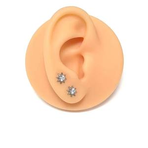 Perhiasan Tindik Telinga, Bibir, dan Tubuh dari Titanium F136 Bentuk Bintang Delapan, Bahan Titanium Alloy, Kepala Spiral Internal, Aksesoris Perhiasan - Product Image 3