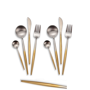 ชุดช้อนส้อม CUTIPOL <span class=keywords><strong>goa</strong></span> สีขาวและสีทอง5ชิ้นเครื่องใช้บนโต๊ะอาหารพร้อมที่จับเรซินสำหรับเช่างานแต่งงาน - Product Image 4