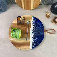 Gadgets Innovants 2026 Planche à découper multifonctionnelle en résine et bois d'acacia, forme ronde, motif vague océanique bleue, pour la cuisine
