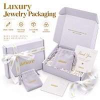 Luxus-Schmuckverpackung Goldfolie Heißprägung Weiße Parfüm-Kosmetik-Schmuck Papier-Versandverpackung Box mit Band