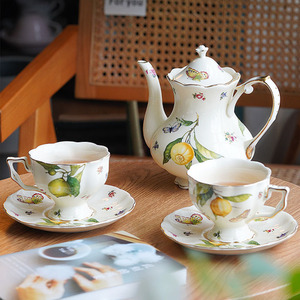 Service à thé vintage en céramique dorée à la main - Collection Thé Anglais de l'Après-midi avec couvercle ajouré créatif - Product Image 3