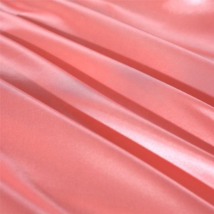 Drap de lit ajusté élastique en Satin de couleur unie avec poche profonde personnalisable de différentes tailles, semblable à de la soie - Product Image 4