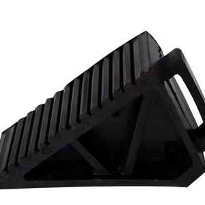 Rắn màu đen xe tải bánh xe chock cao su đúc nhựa modling cắt dịch vụ chế biến - Product Image 1