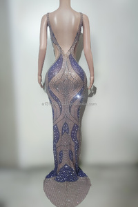 Vestido largo de lujo Banxing con cadena, sexy, con tirantes, escote en V profundo y aberturas, ideal para anfitrionas de reuniones anuales y desfiles de moda. - Product Image 4