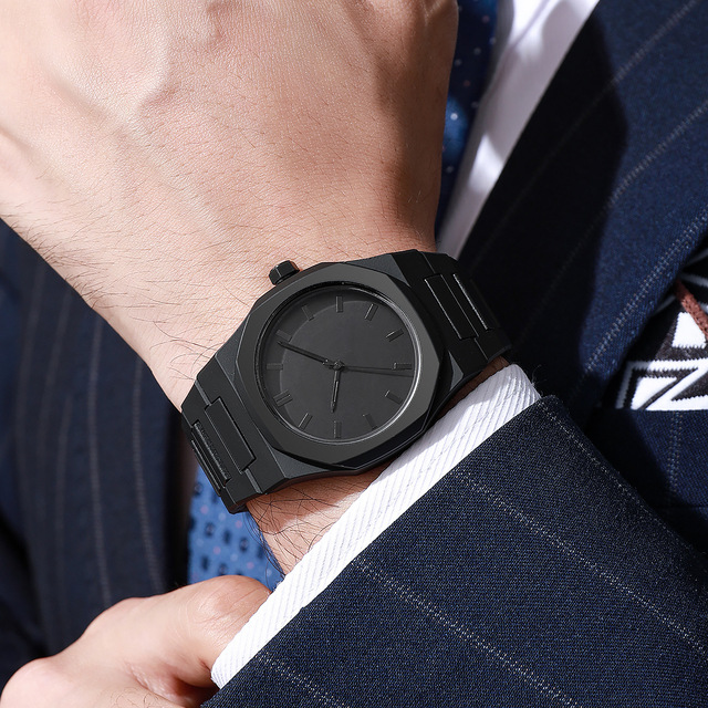 New High-End Luxury Fashion Plastic Charm Quartz Men's Watch with Glass Crystal 40.5mm Pointer Dial and 22mm Band in Stock