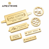 Étiquette métallique personnalisée gravée APEX, conception de marque, trou de couture, OEM ODM, étiquette métallique fine, logo métallique pour vêtements