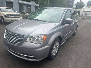 Venta al por mayor de minivans usadas 2015 de 4 puertas con volante a la izquierda, asientos de cuero, cámara trasera, control de crucero adaptativo y luces LED. - Product Image 3