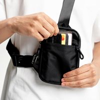 Sac de voyage à bandoulière pour hommes et femmes - Sac de poitrine multipoches résistant à l'eau avec fermeture éclair antivol RFID