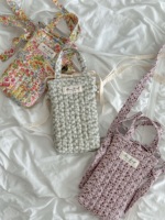 Pochette de téléphone portable matelassée florale, mini sac à bandoulière portable pour femme, sac à main léger avec sangle réglable, petit sac à bandoulière
