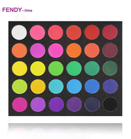 Palette de fards à paupières de Noël avec logo personnalisé, faible MOQ, poudre minérale douce, fard à paupières lisse et facile à appliquer, fard à paupières mat