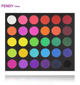 Palette de fards à paupières de Noël avec logo personnalisé, faible MOQ, poudre minérale douce, fard à paupières lisse et facile à appliquer, fard à paupières mat - Product Image 3