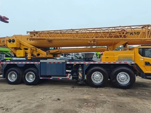 Grúa hidráulica profesional de uso pesado en oferta, modelo QY80K, capacidad de carga nominal de 80 toneladas, 2800 horas de uso, para uso industrial. - Product Image 2