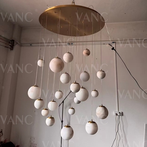 Lustre en <span class=keywords><strong>laiton</strong></span> personnalisé à hauteur réglable en albâtre pour villa, escalier, plafond haut, lampe suspendue - Product Image 1