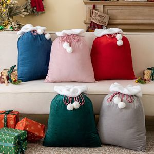 Sacs cadeaux de Noël de haute qualité, sacs du Père Noël en velours avec poignée en fourrure et pompon pour les fournitures de fête de Noël - Product Image 3