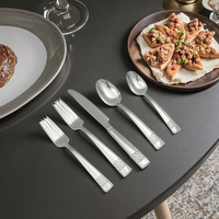 Ensemble de vaisselle en acier inoxydable durable et exquis, design minimaliste pour la maison et la restauration