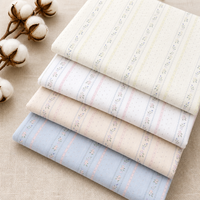 Tissu Popeline Tissé 100% Coton Biologique Léger et Confortable à Rayures Bleues et Motifs Floraux Roses, Idéal pour Robes et Chemises de Filles - Vente Chaude